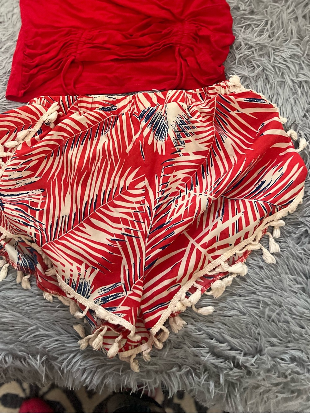 🌷4/30 Women’s Red Tropical Print Pom-Pom Shorts